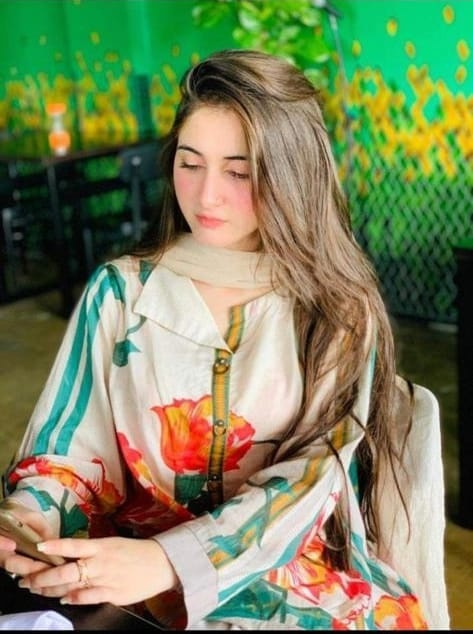 Russian, Moroccans, Tiktoker, influencer, Vip models And Lesbians Available